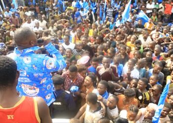 Haut-Lomami : à Bukama, le président de l’ARDEV John Kaswamanga fait adhérer massivement la population au dialogue prôné par le Président Félix Tshisekedi