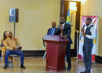 Lubumbashi : Le nouveau DG de TESOL Éric KHALOKO dévoile sa vision ambitieuse face aux parents au Pullman KARAVIA