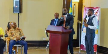 Lubumbashi : Le nouveau DG de TESOL Éric KHALOKO dévoile sa vision ambitieuse face aux parents au Pullman KARAVIA