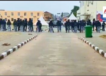 Tensions à l&rsquo;Hôpital du Cinquantenaire : les autorités accusées de retenir la dépouille du militant Manassé Lomboto du parti de Prince EPENGE (famille)