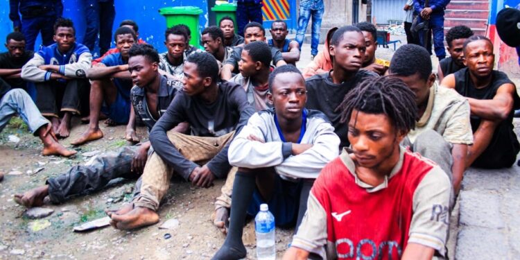 Insecurité à Kinshasa : 27 présumés criminels transférés à l’Auditorat militaire