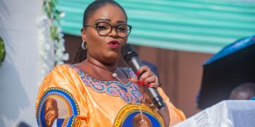 RDC : le Sénat condamne les conditions d’interpellation de la sénatrice Carole Agito