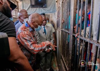 Kinshasa : La prison de Makala dépasse les 16 000 détenus, une population carcérale doublée en un an malgré la libération de 108 prisonniers