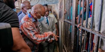 Kinshasa : La prison de Makala dépasse les 16 000 détenus, une population carcérale doublée en un an malgré la libération de 108 prisonniers