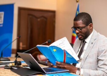 RDC : le député Éric Tshikuma interroge le ministre du Travail sur l’efficacité des missions de l’IGT et la traçabilité des amendes