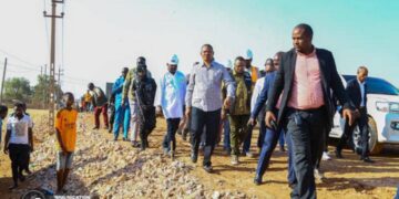 Haut-Katanga : Martin Kazembe Shula inspecte le site du futur marché moderne M’zee Kabila à Lubumbashi