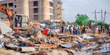 Démolition des étalages sous les lignes haute tension à Double Poteau: le maire de Lubumbashi joyce TUNDA insiste sur la sécurité des vendeurs