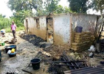 Haut-Lomami : Quatre morts calcinés et quatre blessés dans un conflit coutumier à Butumba