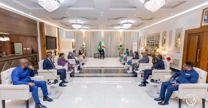 RDC : Félix Tshisekedi reçoit une délégation de facilitateurs de l’Union africaine pour des consultations sur la crise sécuritaire dans l’Est