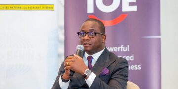 Digitalisation de l’emploi : le Directeur général de l’ONEM Fanon Beya présente l’expérience de la RDC au Forum de Cotonou