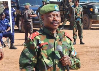Haut-Katanga : Le général Eddy Kapend condamne fermement le viol suivi de l’assassinat du capitaine Kathy Tshikomb et exige des résultats sous trois jours
