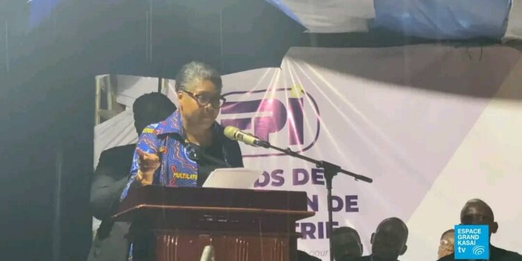 Kasaï-Central : À Kananga , Judith Suminwa relance les travaux du barrage de Mbombo